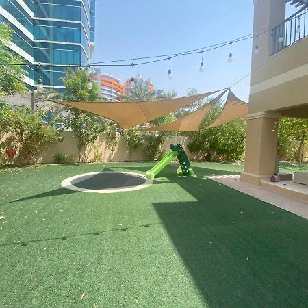 Spacious 4-Bedroom Villa, Children Friendly Dubaj Zewnętrze zdjęcie