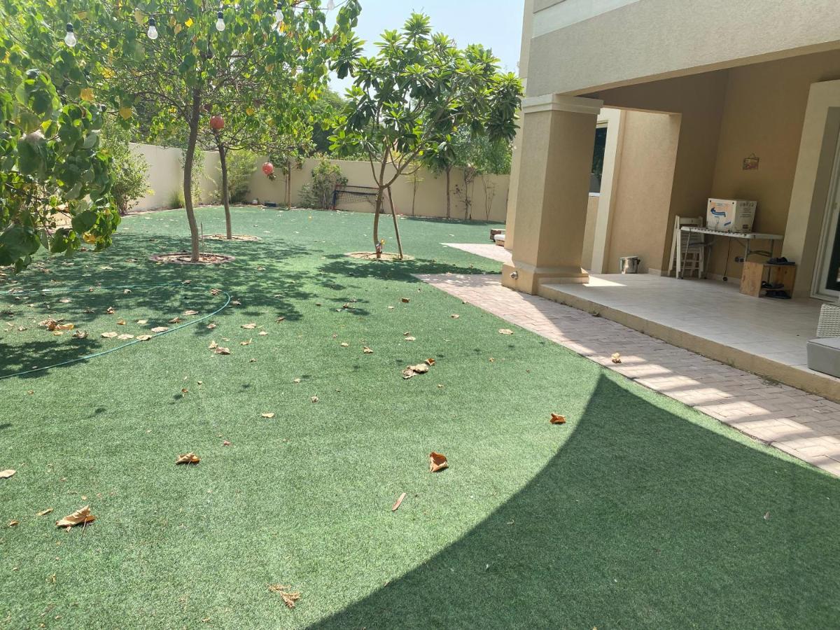 Spacious 4-Bedroom Villa, Children Friendly Dubaj Zewnętrze zdjęcie