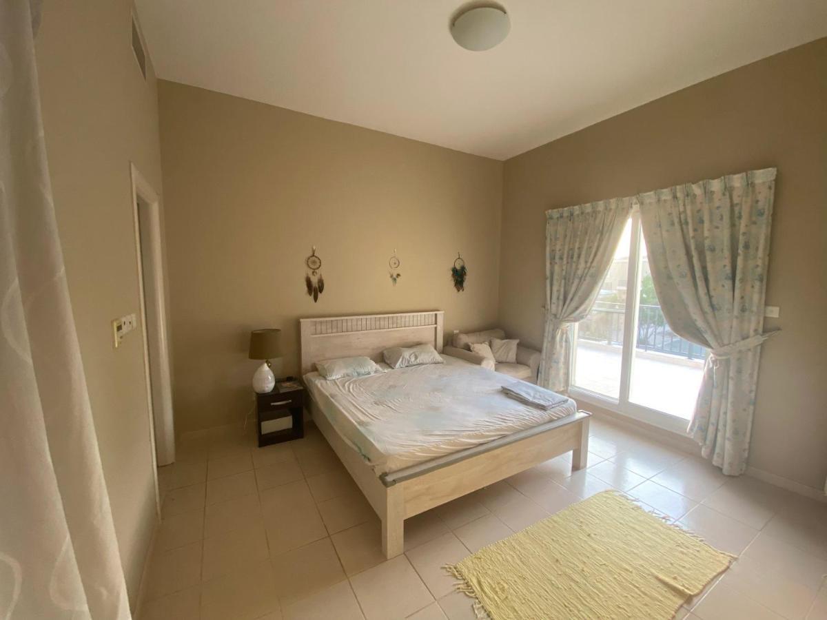 Spacious 4-Bedroom Villa, Children Friendly Dubaj Zewnętrze zdjęcie